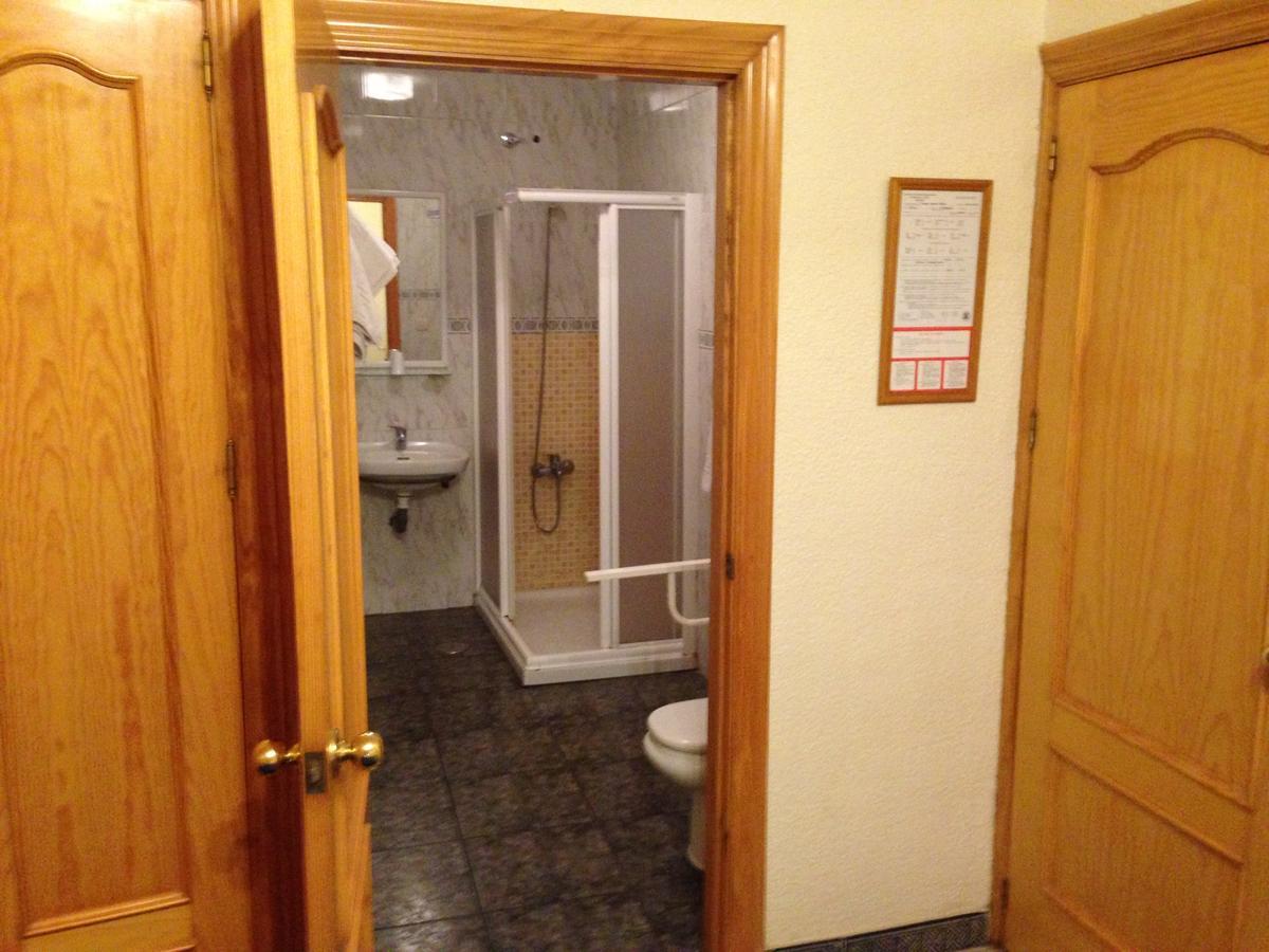 Hostal Delfin Verde Almeria Exterior photo